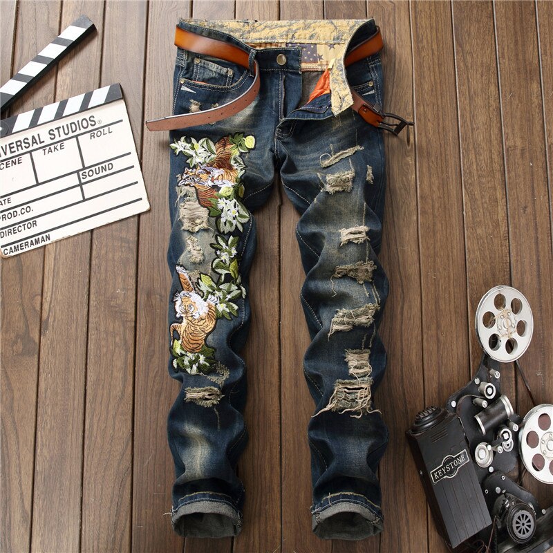 Pantalones vaqueros bordados para hombre, Jeans rasgados de cintura media, patrón de Tigre, retales, Vaqueros rectos con agujeros, ropa de calle