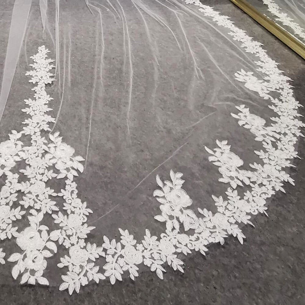 Luxury 4 Meters Long Lace Wedding Veil with Comb White Ivory Bridal Veil Bride Headpieces Wedding Accessories