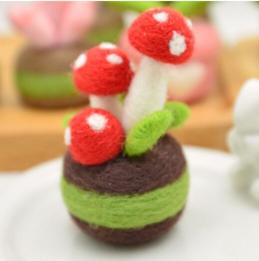 Succulent plants wool needlepoint kit wool felt needle felting pendant craft needlecraft DIY handmade: Chocolate