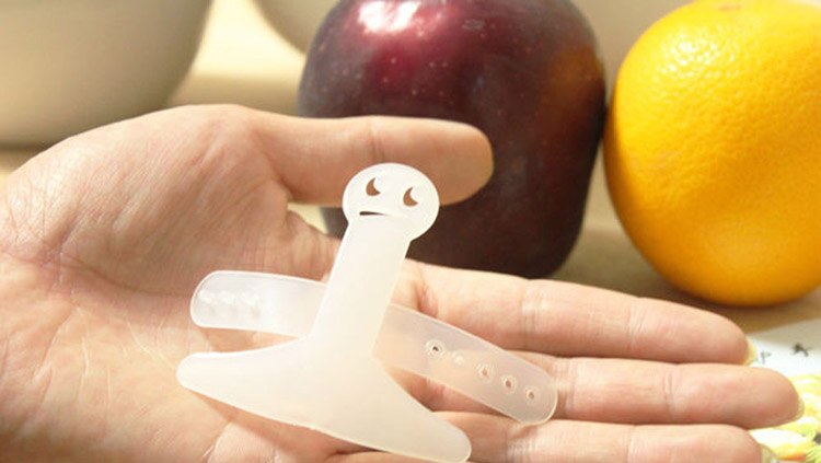 Smile Kitchen Accessories Plastic Finger Guard Protect Your Finger Hand Not Hurt Cut Vegetable Tools Safety Protector