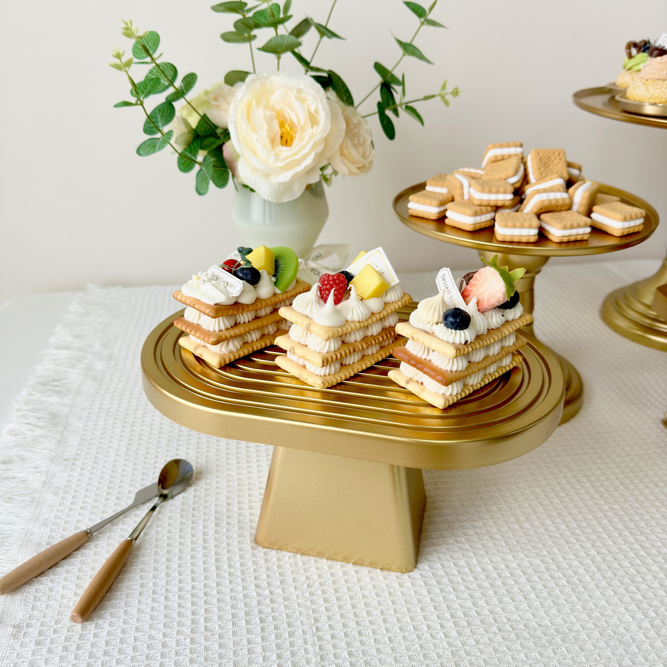Support sur pied à gâteau monobloc et supports à cupcakes, assiette d'exposition de fruits et desserts pour réception pour bébé, mariage, fête d'anniversaire, Cele