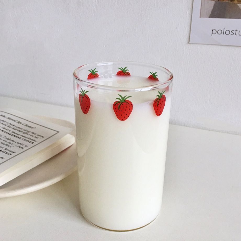 300ml 10oz High Borosilicate Nana Transparent Water Cup Cute Strawberry Water Milk Drinking Glasses Cup with Straw Girl