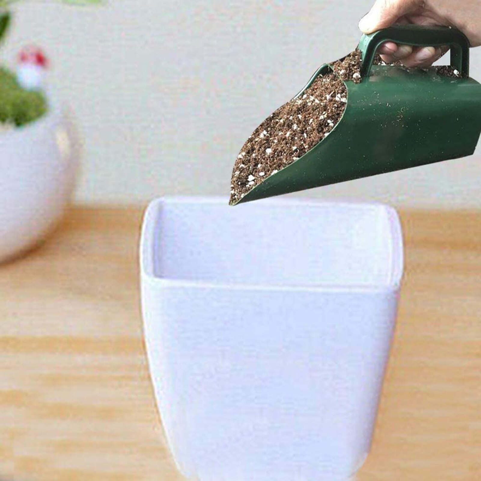 Garden Shovel Plastic Leaf Scoop Cultivation Digging Bucket Tool Plant Shovel Friendly Multi-purpose shovel for rushing