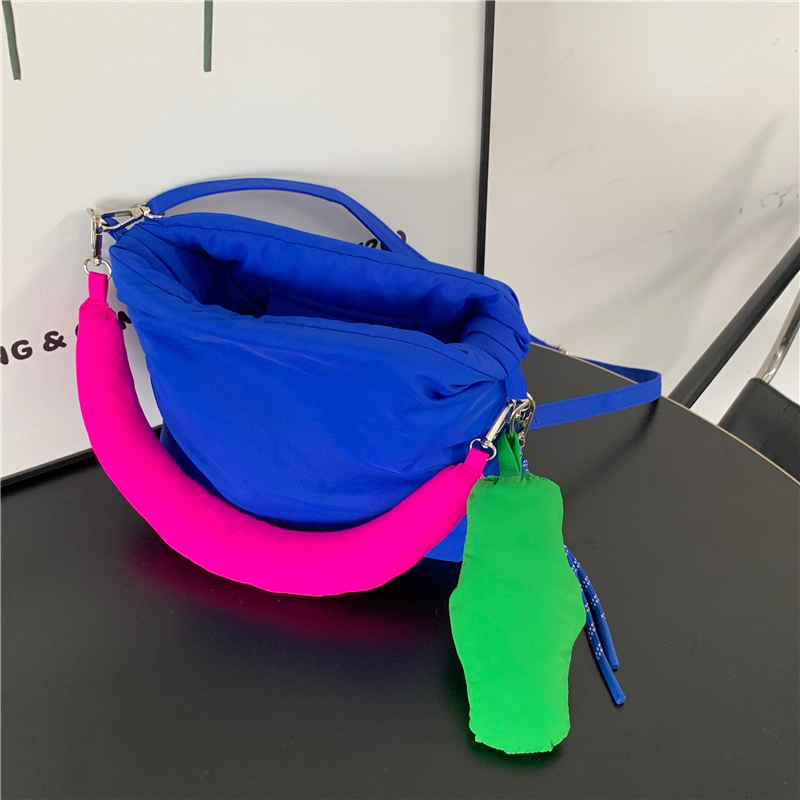 Mode Vrouwen Kleine Portemonnee Handtassen Kleur Contrast Nylon Vrouwelijke Crossbody Tas Klein Blauw Ruimte Gewatteerde Dames Schoudertassen