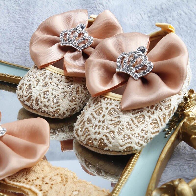 Poppende baby peuterschoenen gouden strik diamant kroon katoenen zachte onderkant elastische band gesloten babymeisje peuterschoenen hoofddeksel