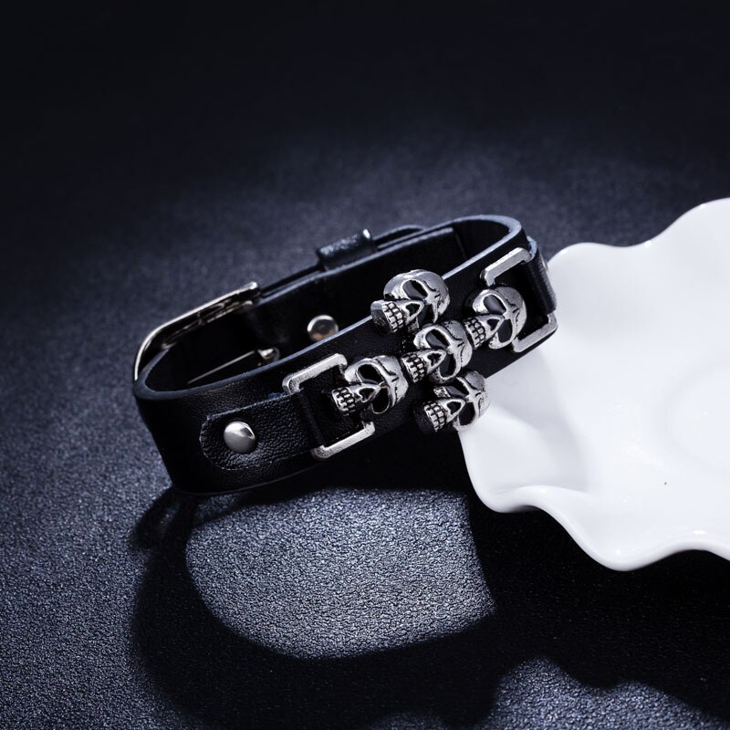 Pulsera con calavera y esqueleto Punk para hombre y mujer, brazalete con hebilla de cinturón de cuero, estilo gótico, Rock