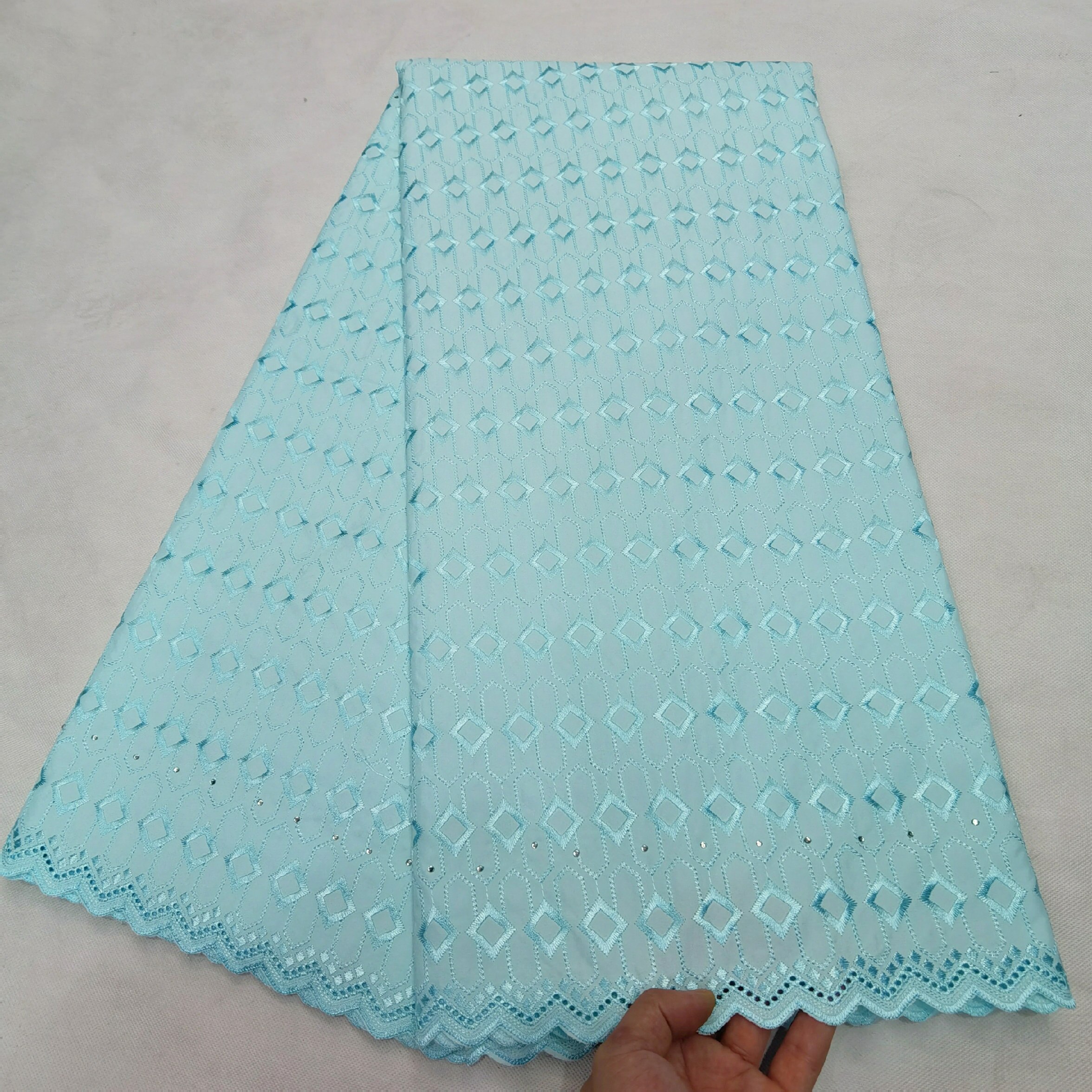 Zwitserse Kant Stof Satijn 100% Katoen Borduren Afrikaanse Katoen Stoffen Zwitserse Voile Kant Populaire Dubai Stijl 5 Yards