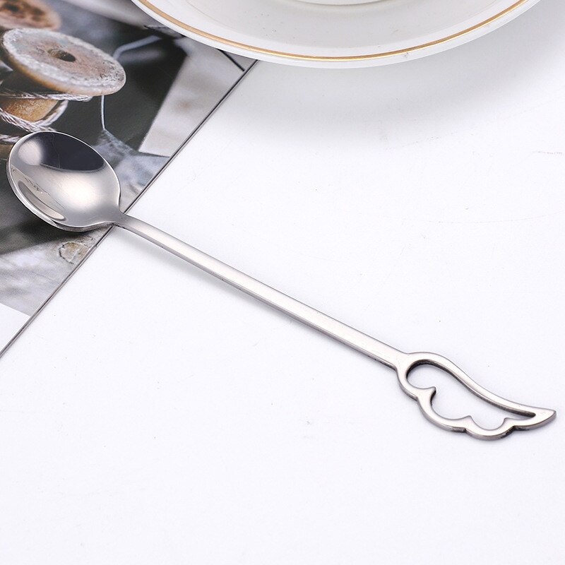 1Pc Rvs Lepels Mooie Vleugel Vorm Koffiekopje Lepel Ijs Dessert Theelepel Creatieve Opknoping Scoop Servies 15cm: Zilver