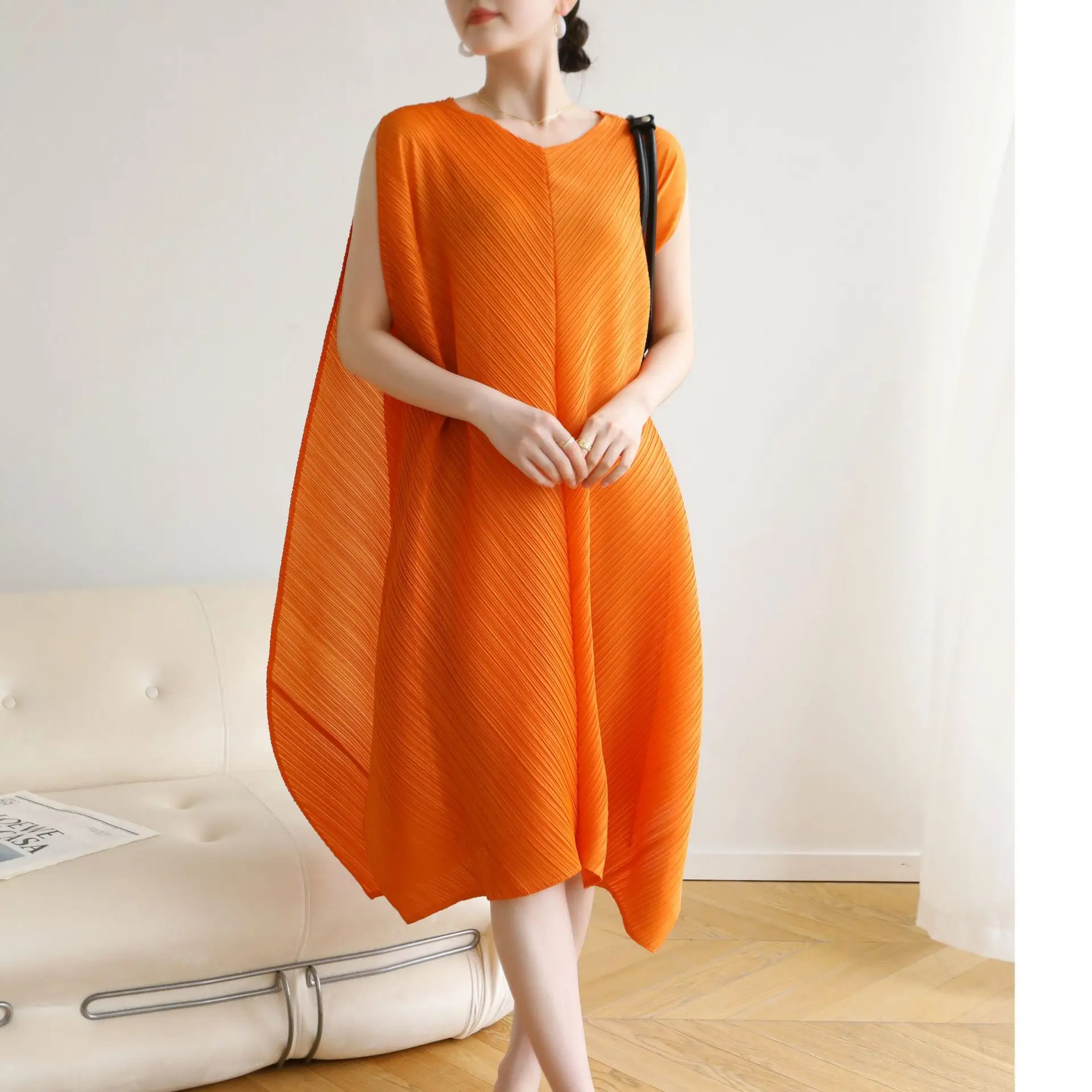 2025 Sommer Miyake Plissee Kleid Japanische Plus Größe Nische Lässig Stil verlieren Beiläufige Kleider Frauen Kleidung: Schwarz