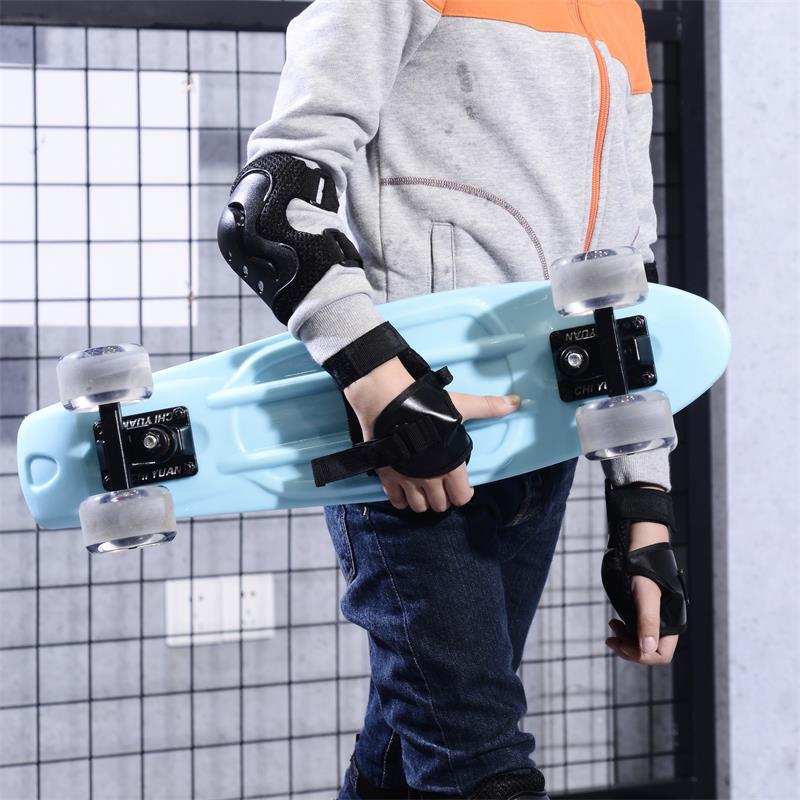 Een Stuk Vis Skateboard Banana Board Flash Tilt Skateboard Voor Kinderen Of Volwassenen Vier-Wiel Scooter