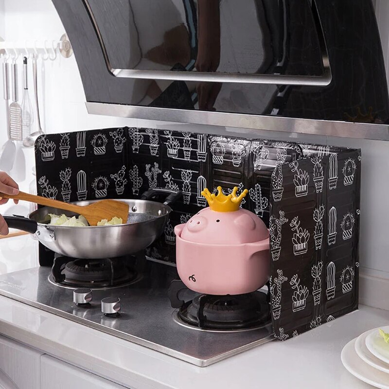 Heat Insulation Board Aluminum Foldable Kitchen Gas Stove Baffle Plate Kitchen Frying Pan Oil Splash Screen