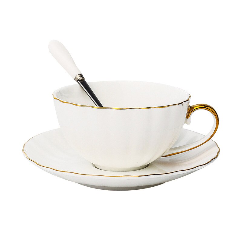 Wourmth-Juego de tazas y platillos de café de lujo europeo, tazas de té de flores Retro con borde dorado, cerámica, de boda para parejas: White color