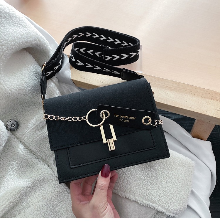 Crossbody Tassen Voor Vrouwen Mode Trend Schoudertas Contrast Kleur Frosted Clamshell Lock Draagbare Messenger Vrouwelijke Tas: Black