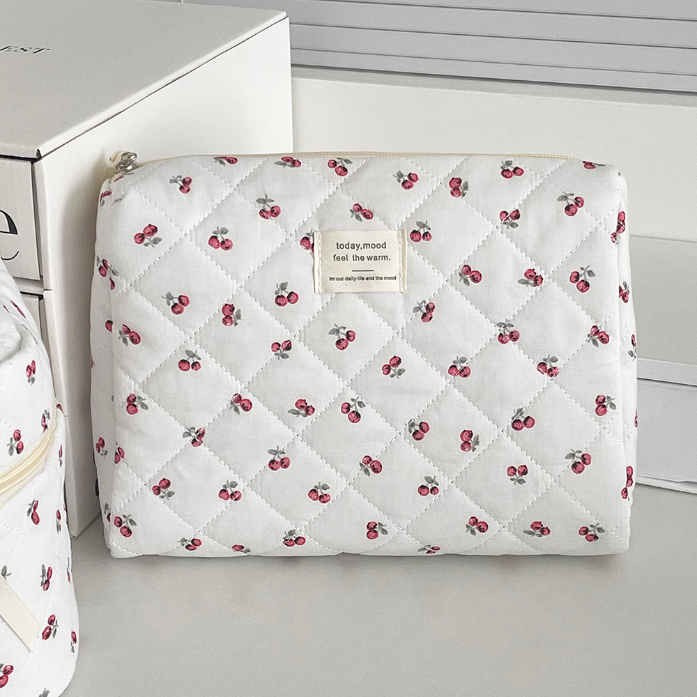 Cherry Tote Women Makeup Bag Portable Cute Ladies Cosmetic Toiletry Storage Pouch Handbag Cotton Quilted Zipper Bag: black