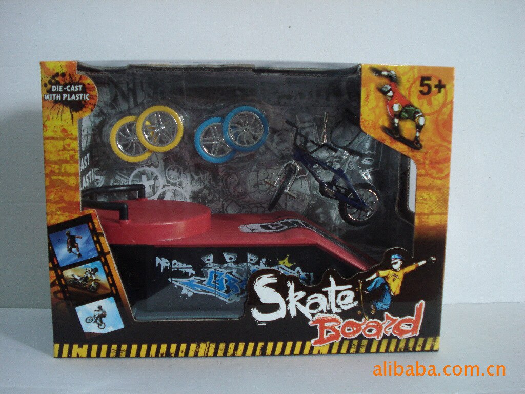 Tilfældig 1 stk mini fingercykel gribebræt ramper park til finger skatepark legetøj til børn 6 stilarter