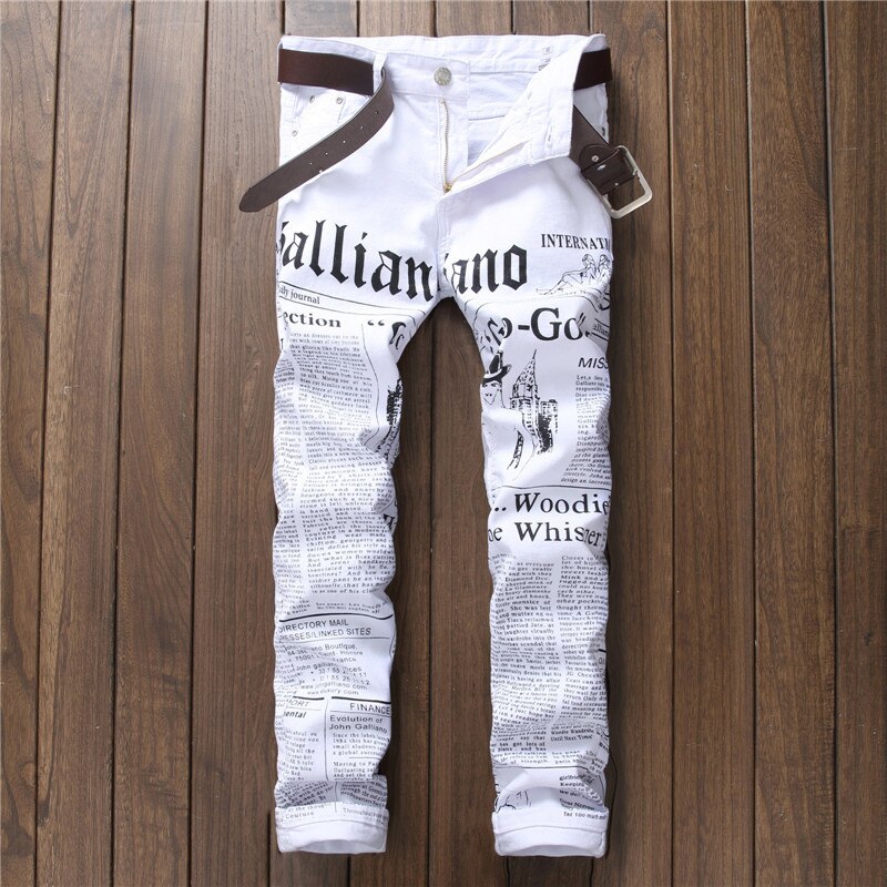 Mænd jeans denim hvid avis print rippet afslappet lige hvid mand stor størrelse bukser: 28