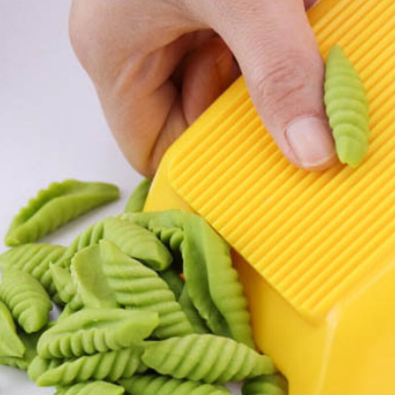 Manual Rolling Pin Spaghetti Macaroni Gnocchi Maker Baby Kid Food Roller Mold Kitchen Gadgets Plastic Pasta Tools Macaroni Board