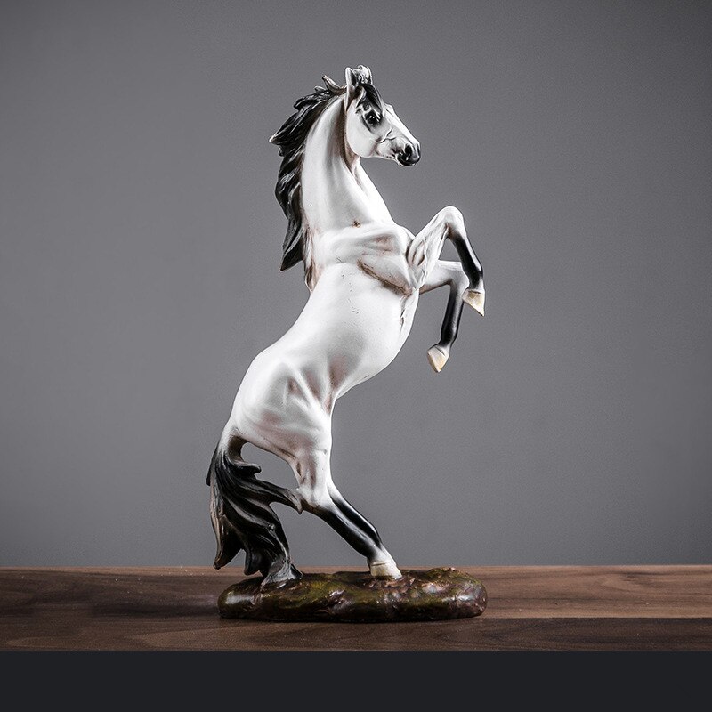 European War Horse Sculpture Statue Resin Home Decoration Accessories Domineering Animal Statue Modern Craft Statue: 1
