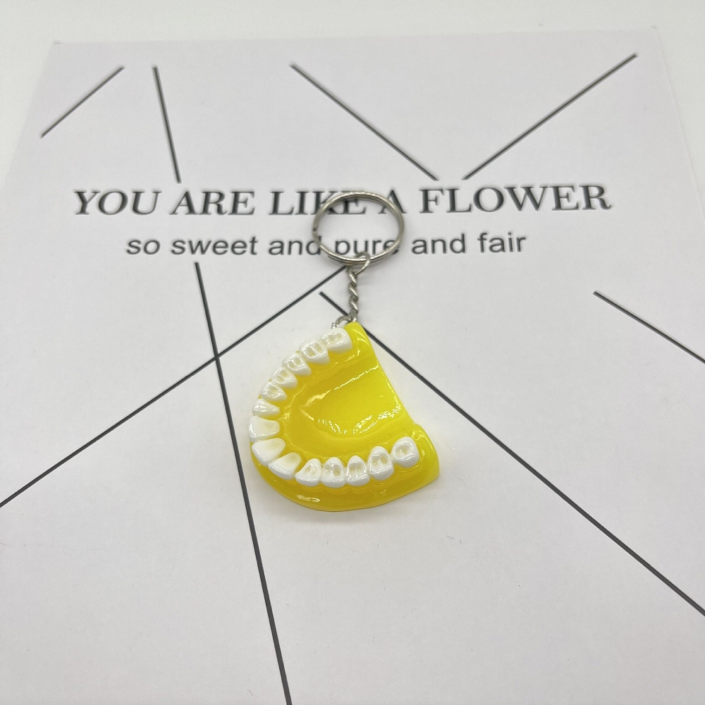 Lustige Harz Zahn Schlüsselanhänger Zahnarzt Anhänger Simulation Mini Prothese Schlüsselanhänger für Tasche Hängen Ornament Auto Schlüssel Ringe: Grün