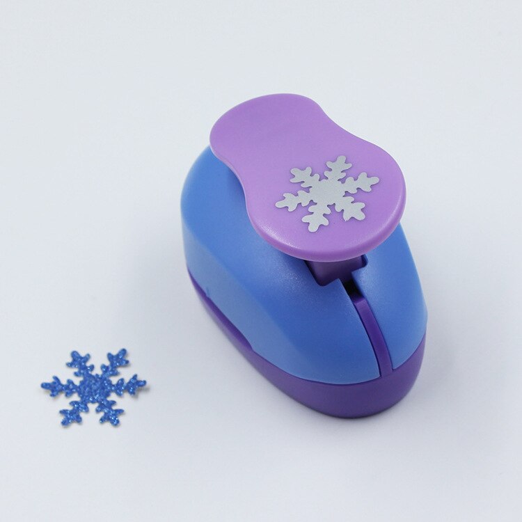 Jul snöslag hantverk 2 st snöflinga  (1pc 5/8 "och 1pc 1 ") hålslagssats klippbok pappersstans barn diy