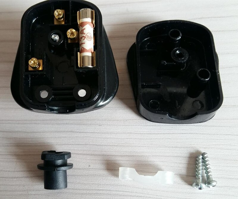 UK 3 Pin Power Plugs Converter Socket black color BS Adapter BS1363 Standard 13A@250V for 3000W water heaters and appliances