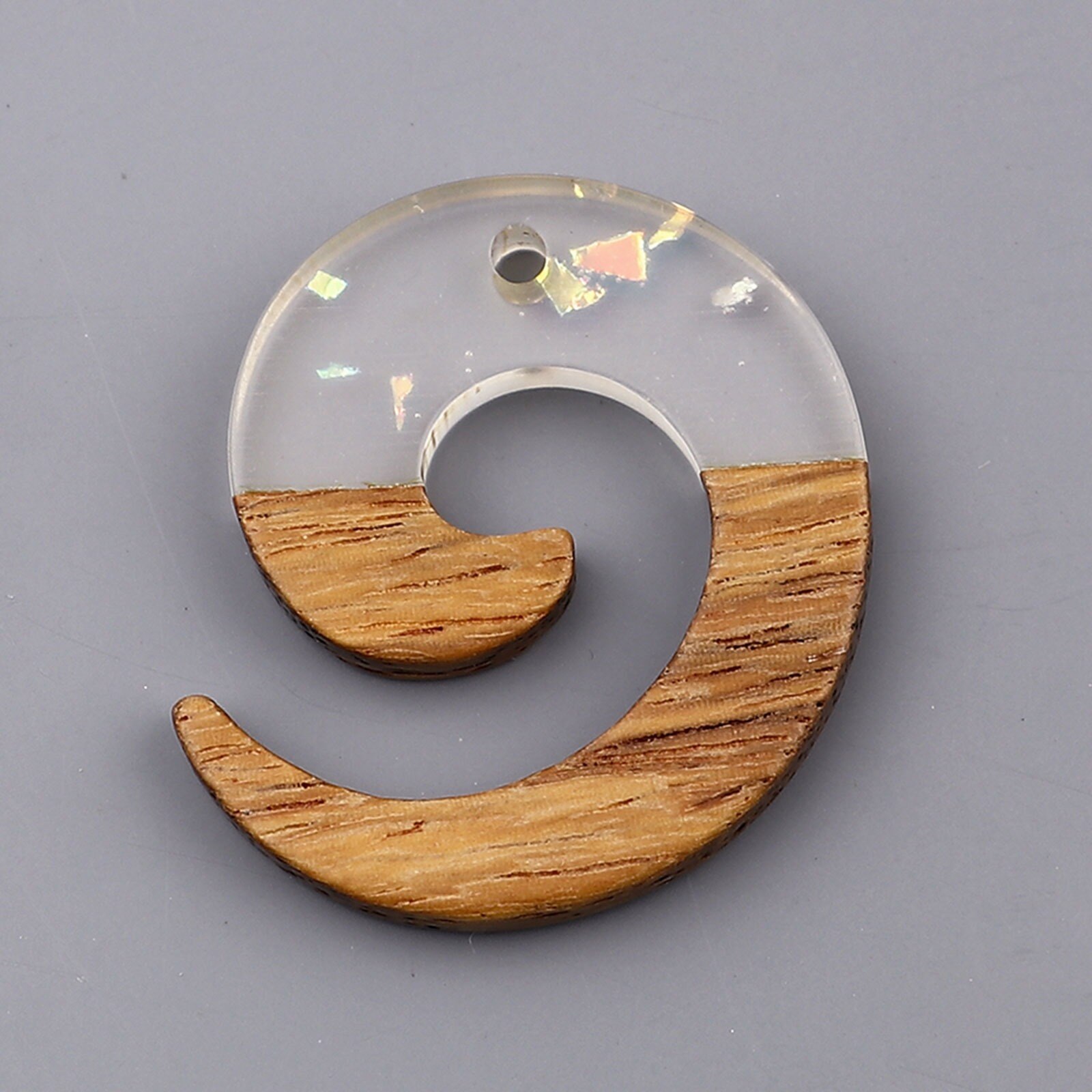 DoreenBeads – pendentifs faits à la main en résine et bois naturel, breloques tourbillon pour fabrication de boucles d'oreilles, bijoux 28x24mm, 3 pièces: Natural