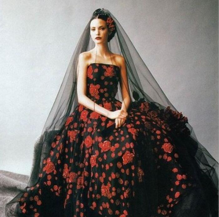 Vogue Long 3 meters Black Gothic Wedding Bridal Veils For Women One Layer Soft Tulle Cut Edge Photostudio Party Gowns