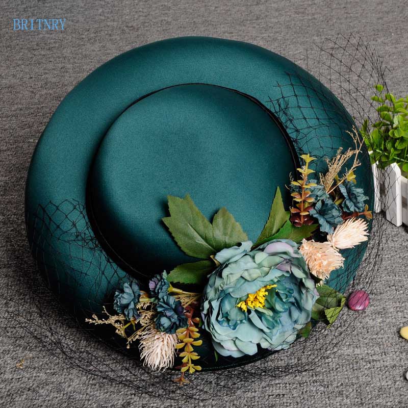 Britnry bröllopshatt blommor grön brudhatt med slöja