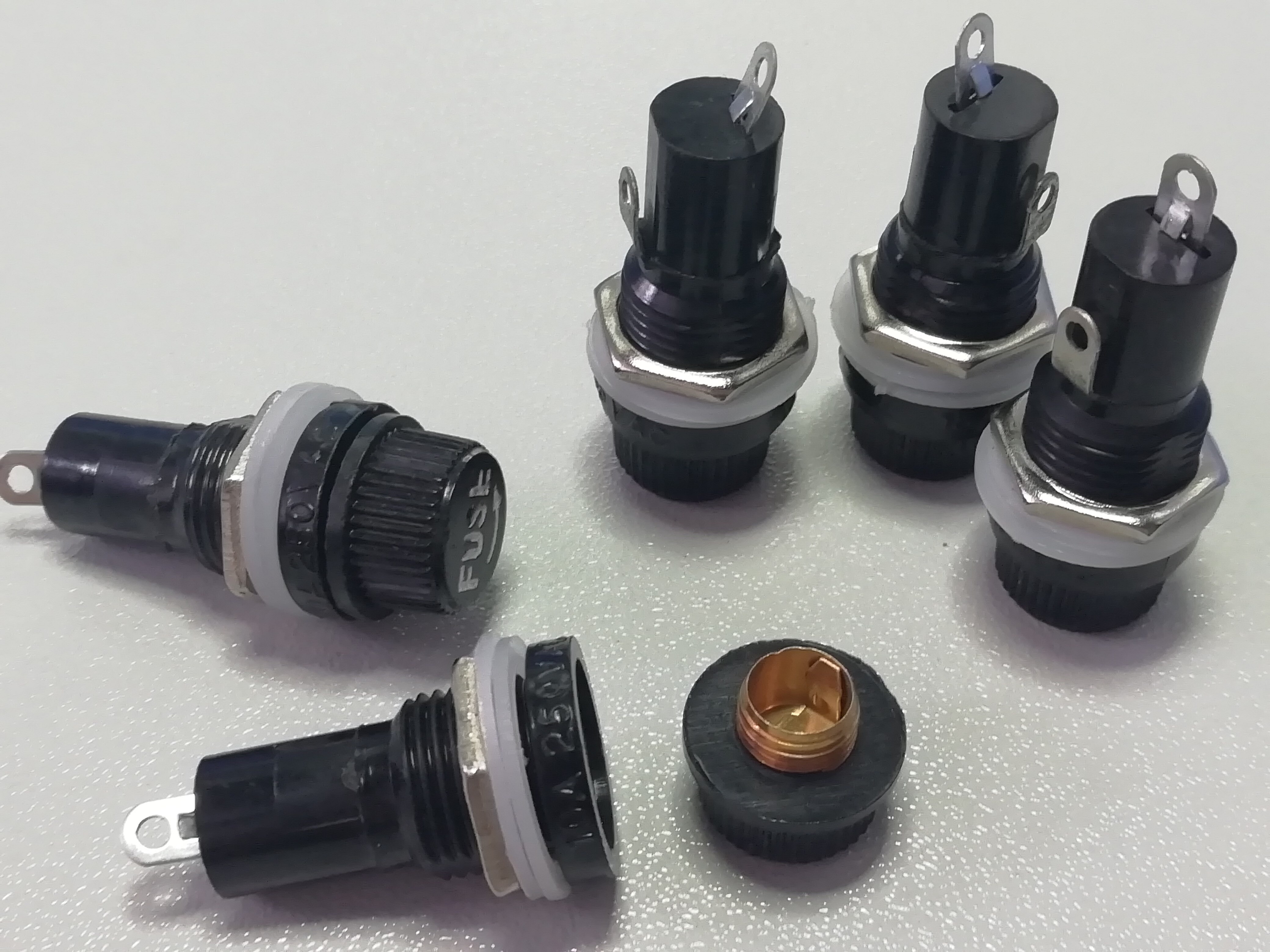 20 Stks/partij 5X20Mm Socket Zekeringhouder BLX-1 250V 10A Panel Mounting Zekeringhouder Schroef Cap Zekering houder Voor 5*20Mm Glas Zekering