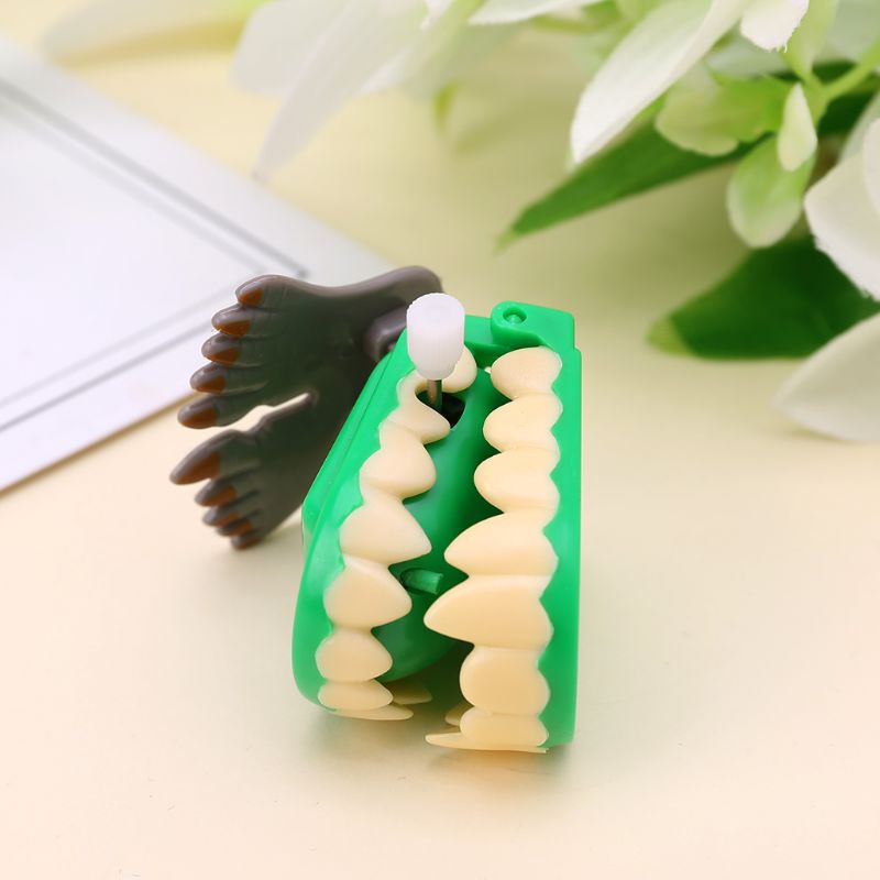 Novelty Prank Toys Funny Clockwork Jumping Denture Educational Mechanical Toys Halloween Decoration Christmas