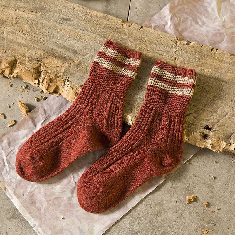 Vinter uldstrømper tykkere varme strikkede stribede damestrømper kvindelige korte sokker bomuld ankelsok calcetines: Rød