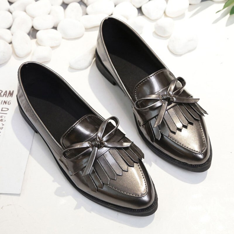 Tofs rosett knut kvinnor oxfords kvinnligt derby lädermärke casual spetsig tå slip on flats dam komfort höst brogue skor