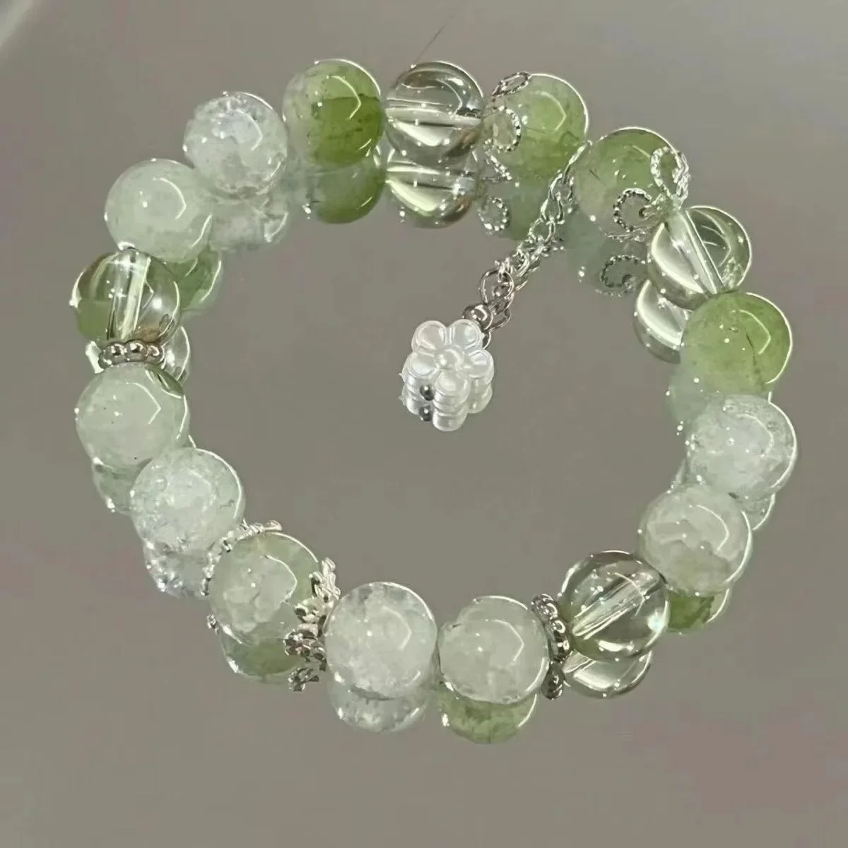 Pulsera de cuentas con colgante de mariposa y flores de cristal rosa coreano para mujer, pulseras de cadena de cuentas dulces, de joyería para novia: Rodio plateado