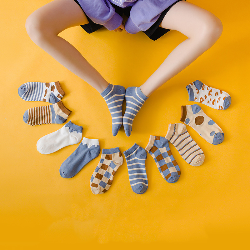 Calcetines con estampado de dibujos animados para mujer, medias suaves y transpirables de estilo coreano janpanés, 20 unidades = 10 pares, 10 colores,