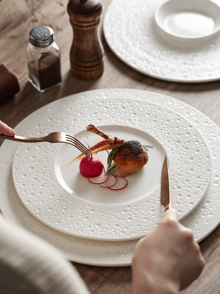white ceramic western plate Round Meteorite Flat Plate Volcanic Vegetable Plate High-end hotel club table decoration