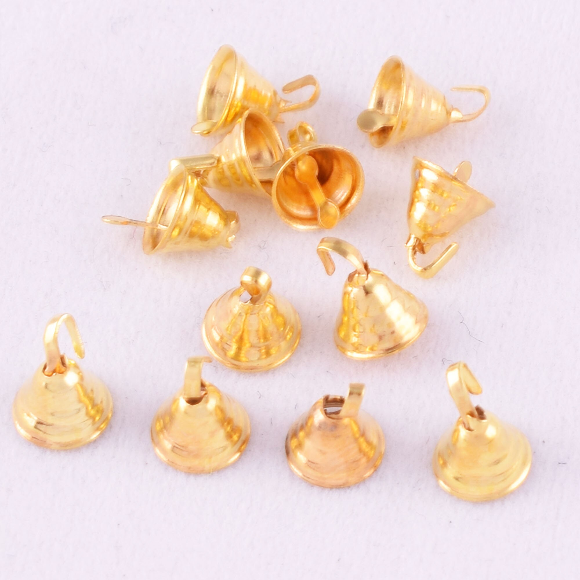 200pcs Tiny Liberty Bells Jingle Bells Mini Hanging Bell Gold Door Bell for Wedding Cat Wind Chimes Christmas Hallowmas DIY 6mm