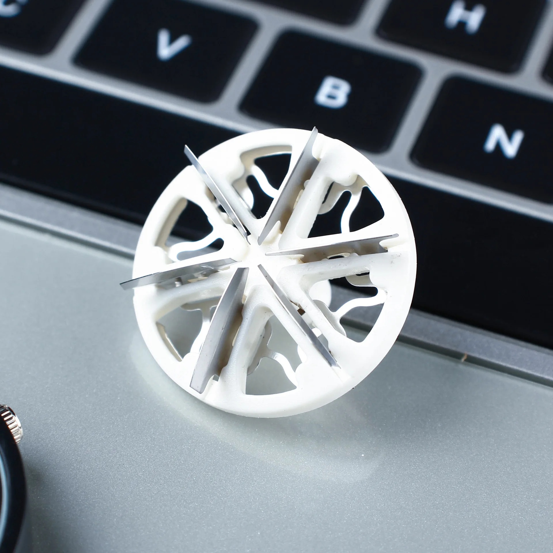 Mini cuchilla de afeitar, accesorios originales de tres hojas y seis hojas, maquinilla de afeitar rotativa de un solo cabezal, accesorios para electrodomésticos: Blanco