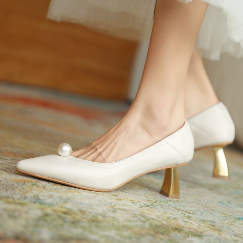 Witte franse hoge hakken dames puntige dikke hak damesschoenen retro kleine hak damesschoenen met kattenhak bruidsschoenen