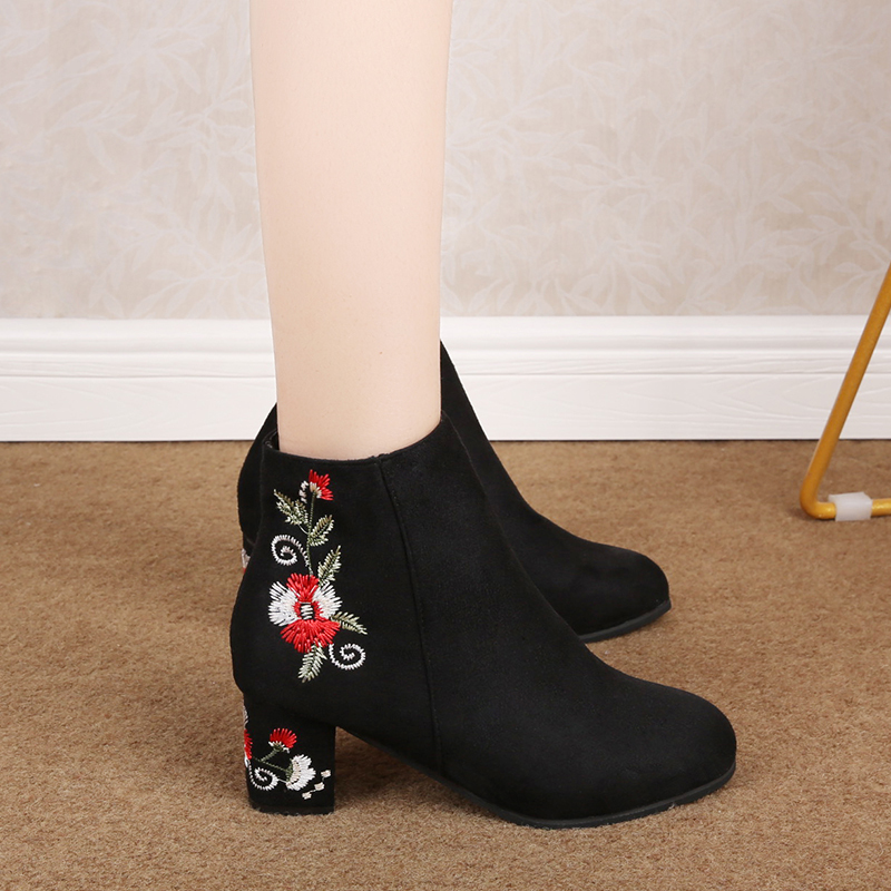 Botas de Invierno para mujer, botines cálidos bordados, Vintage, novedosa, tacones cuadrados, zapatos de salón de flores, con cremallera, gamuza