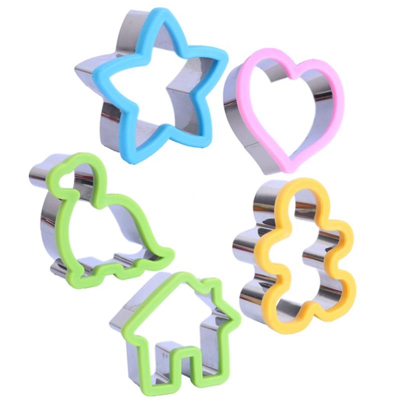 1PCS Random color Stainless Steel Sandwich Cutter Moulds Safe Cartoon Cookie Cutter Fruit Cutter Shape DIY Baking Kitchen Tools