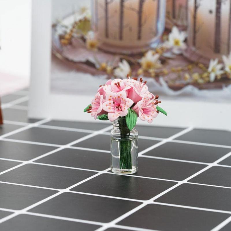 1:12 Puppenhaus Zubehör Mini Rosa Lilie Blume Modell Spielzeug Puppe Haus Schlafzimmer Szene Blumen- Dekoration Rosa Lilie Vase Modell spielzeug