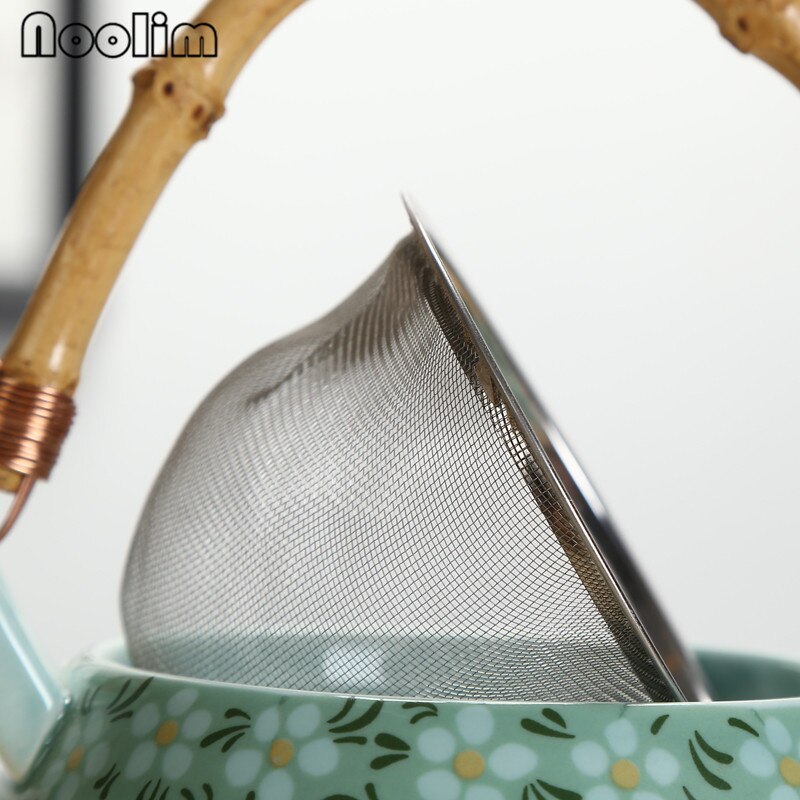 Théière en céramique chinoise traditionnelle peinte à la main, porcelaine bleue et blanche, théière haute température, bouilloire Kung Fu, ornements
