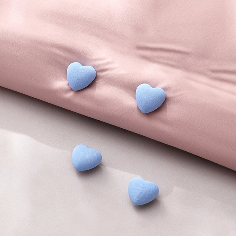 4PCS Quilt Holder Clips for bed sheet Cotton Non-slip Mushroom Quilt Blanket Clip Blankets Cover fixing Clip Heart-shaped: Blue heart