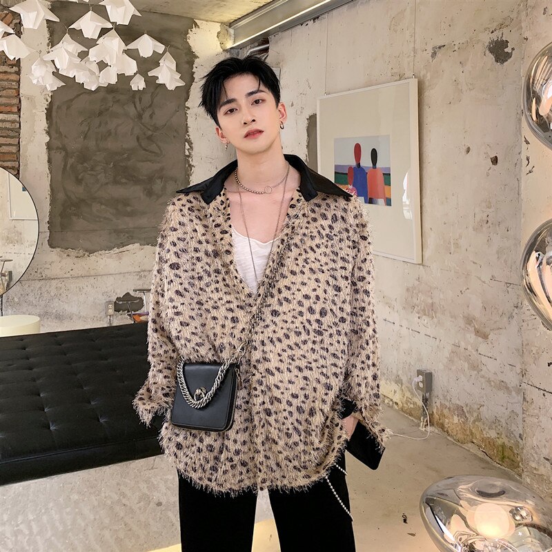 De talla grande cuello contraste Dot Leopard Faux Borla de pelo manga larga camisa suelta hombres blusa parte de arriba ropa informal etapa camiseta Graffiti