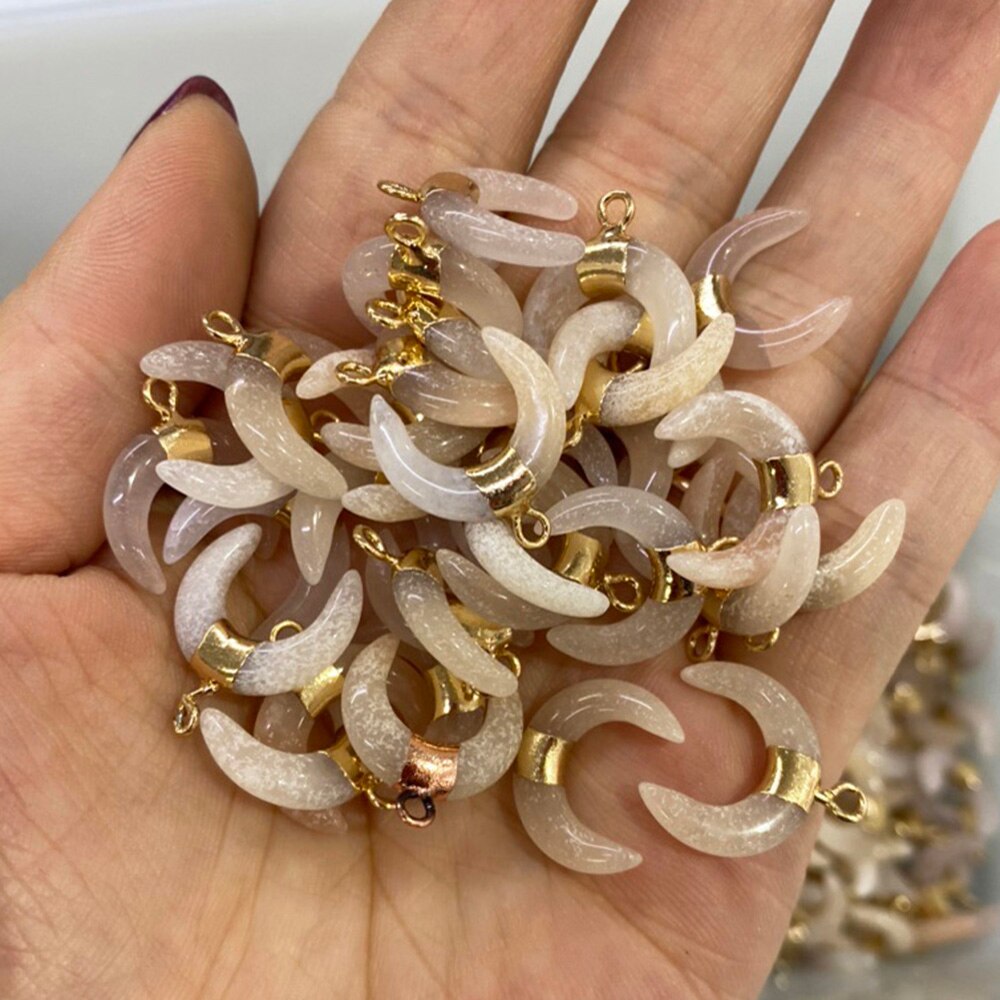 Nuovo 2pcs Pietre Naturali Pendenti Con Gemme E Perle Forma di Mezzaluna Allentato Pendenti Con Gemme E Perle per la Produzione di Gioielli FAI DA TE Collana Accessori Formato 16x17mm