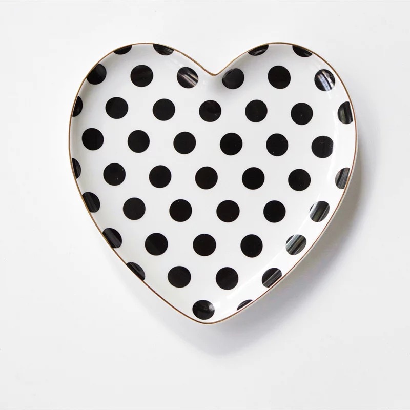 1PCS Ceramic Heart-shaped plates ice cream bowls Decoration Crafts Snack candy Fruit storage tray Jewelry dish wedding