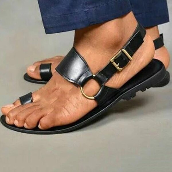 Men's sandals retro toe ring PU leather flat shoes men's comfortable travel beach slippers summer
