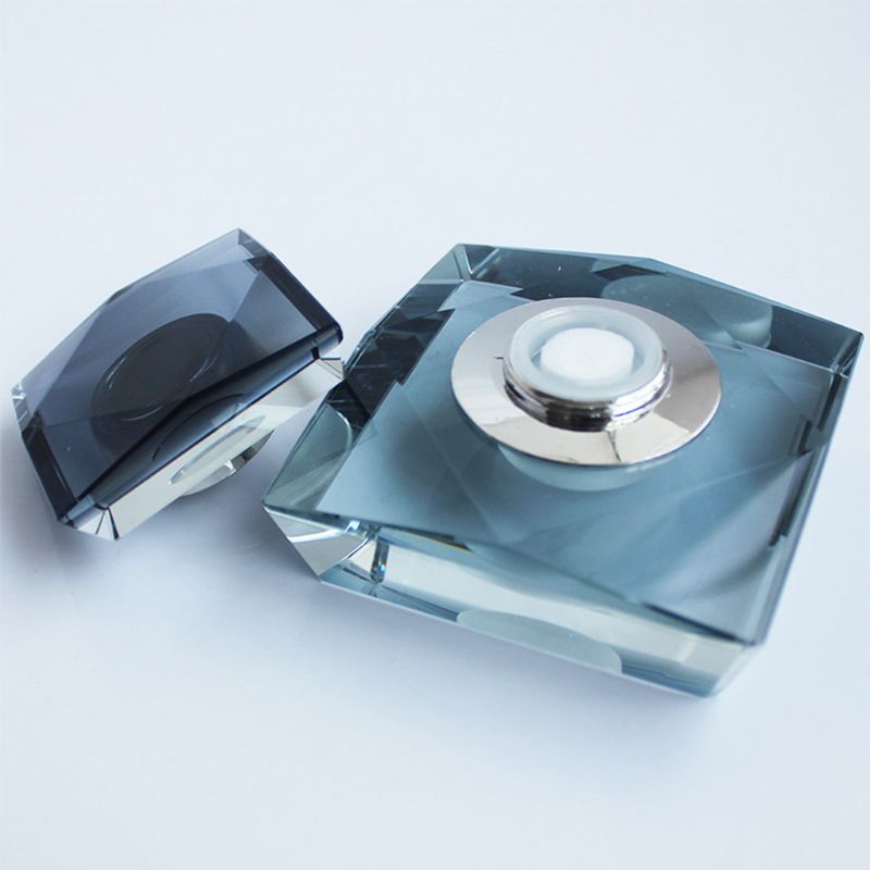 Utsøkt krystallmodell bil parfyme sete duft flaske automatisk luftfrisker 6 xdb