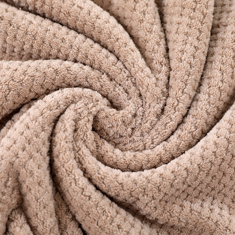 Pineapple velvet towel, thickened large bath towel, quick drying household face towel, sports beach beauty salon towel