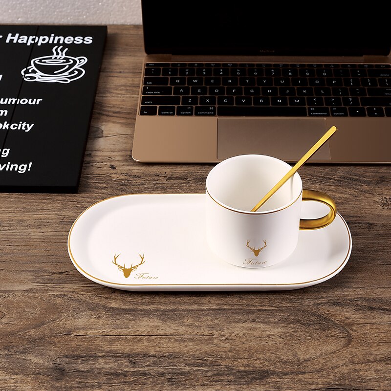 Europæisk luksuriøs guldkant keramik kaffekopper og underkopper ske sæt med æske te sojamælk morgenmadskrus desserttallerken: Hvid